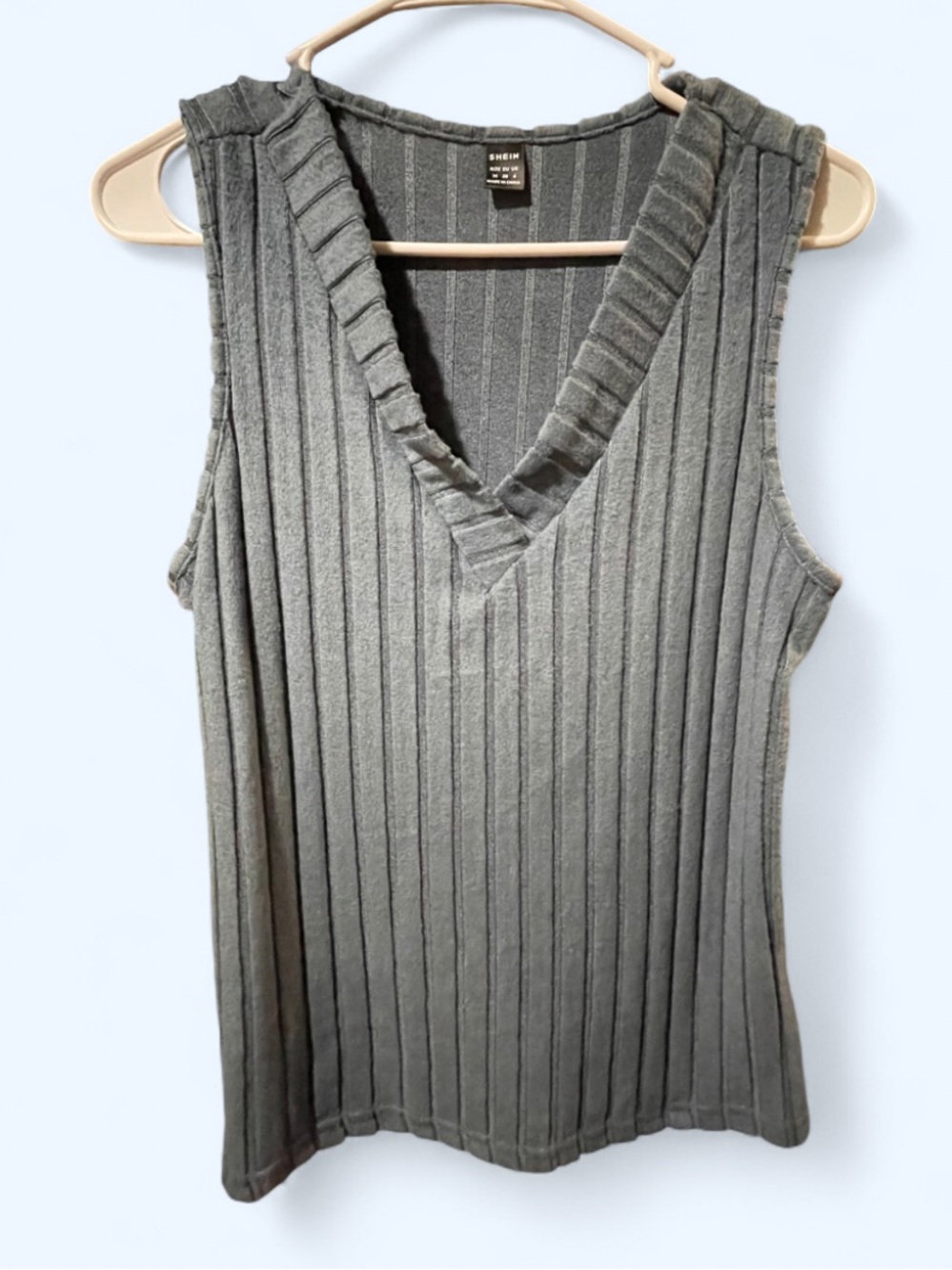 **BUNDLE** of 5- Women’s size Medium tops. - Picture 2 of 15
